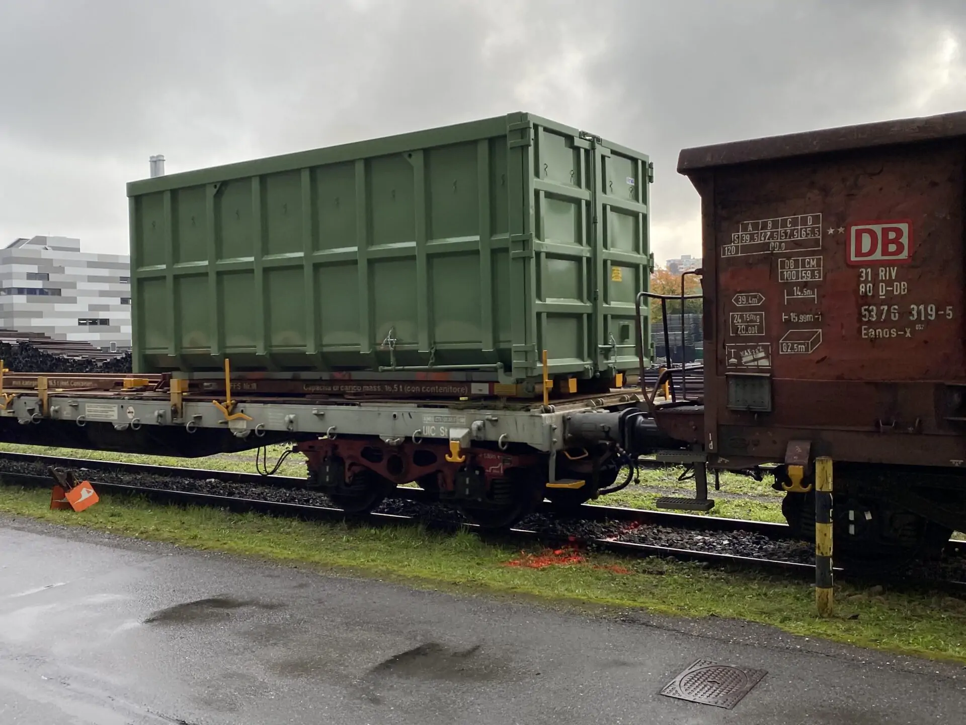 ACTS Abrollcontainer auf Bahn