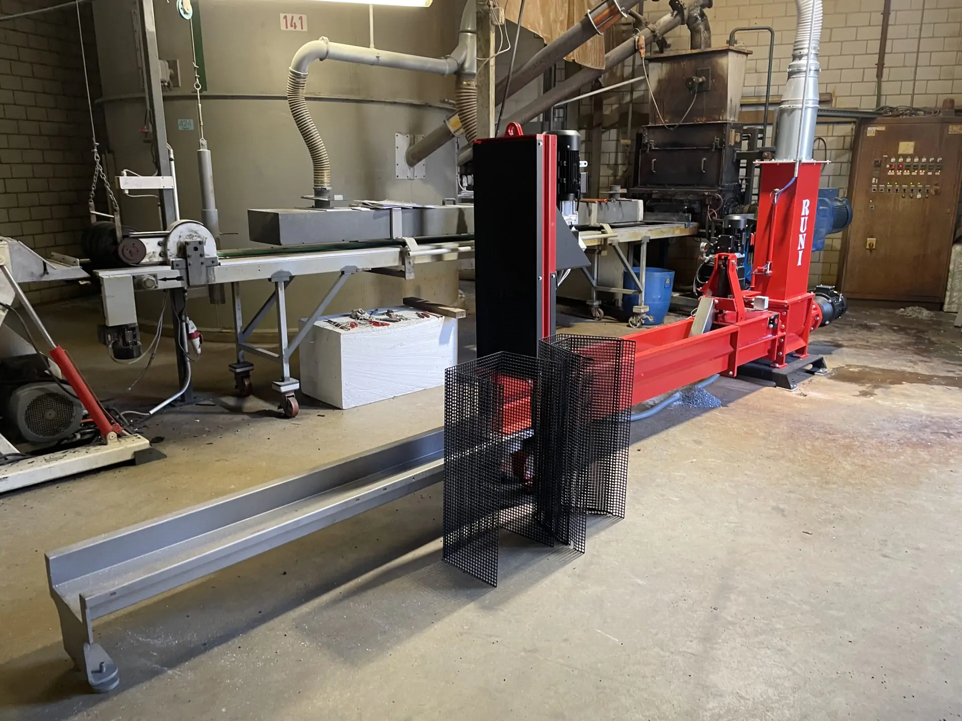 Runi_Styroporverdichter SK240_Gonon Isolation_Maschine Bild3